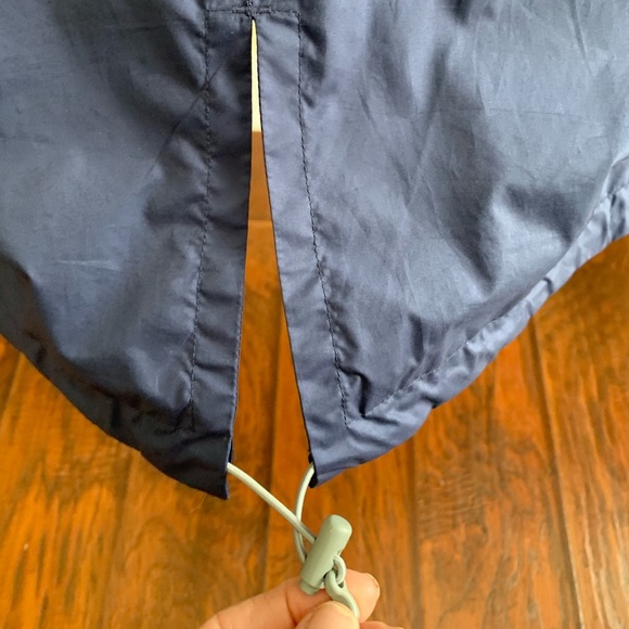 Navy women’s Peter Millar waterproof rain jacket - Picture 4 of 7